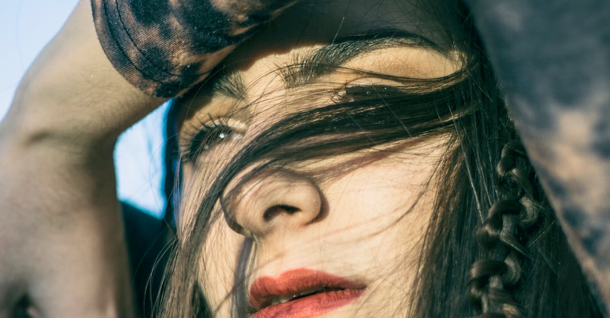 How Environmental Factors Influence Color-Fade in Pigments