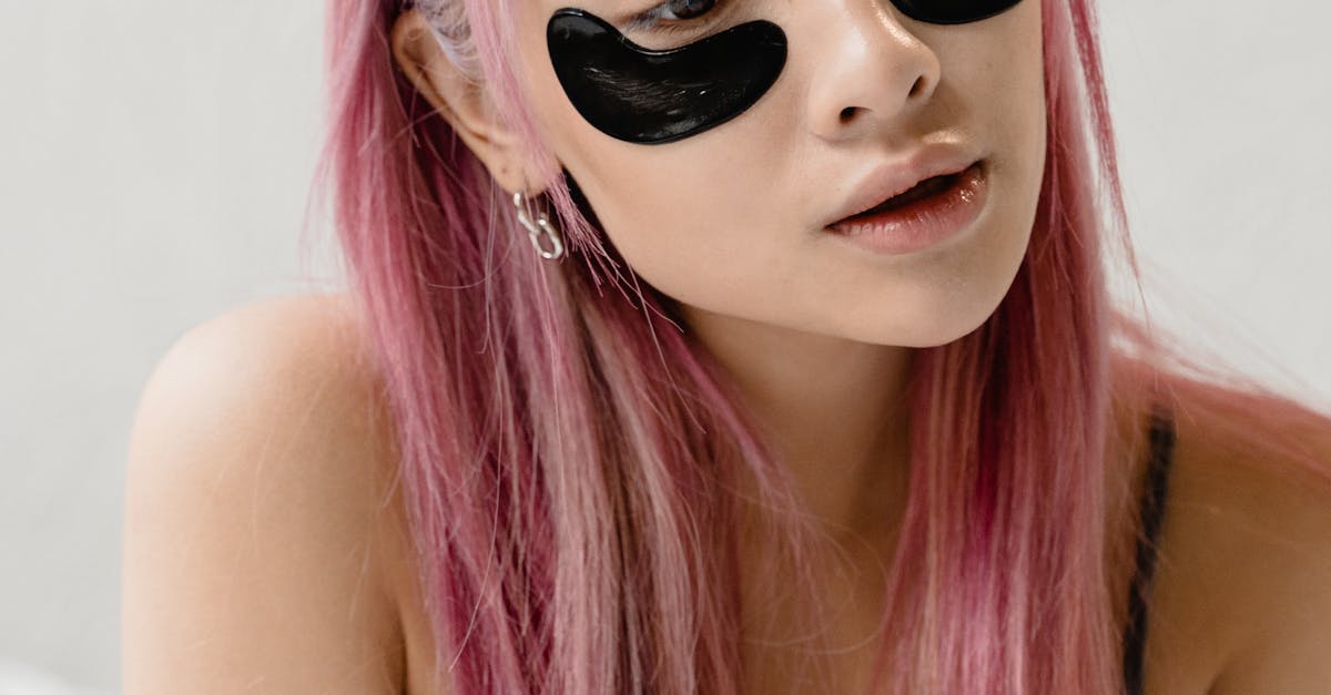 Utilizing Personal Protective Equipment in Microblading